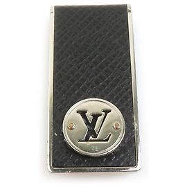 Fermi soldi Louis Vuitton