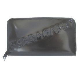 Portafoglio lungo da uomo in pelle verniciata nera Salvatore Ferragamo
