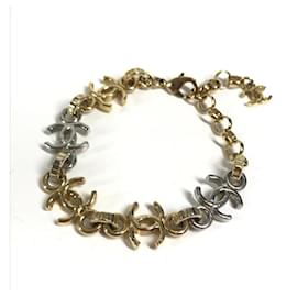 Pulsera con dije Chanel B26P CC Coco Mark