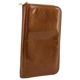 LOUIS VUITTON Monogram Vernis Eldrich Wallet Zip Around Bronze LV Auth 197118