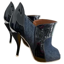 Stivaletti Fendi in denim e pelle verniciata nera
