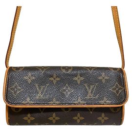 Louis Vuitton Monogram Pochette Twin PM Schultertasche