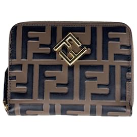 Fendi FF Diamond Bi-fold Geldbörse mit Reißverschluss