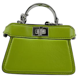 Borsa a tracolla Fendi Peekaboo Nano in Green