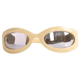 Óculos de sol Gucci amarelos de plástico