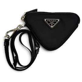 Portachiavi pochette Prada in Re-Nylon con logo triangolare