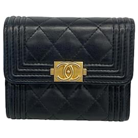 Chanel Boy Tri-fold Geldbörse