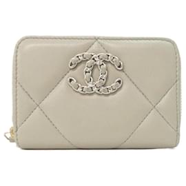 Monedero Chanel 19 en piel de cordero gris