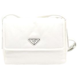 Prada Borsa a spalla imbottita in Re-Nylon Borsa a tracolla