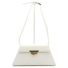 Prada Mittlere Schultertasche aus gebürstetem Leder mit goldener Schnalle