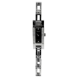 Gucci Stahlarmbanduhr mit Diamanten