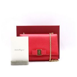 Salvatore Ferragamo Bolsa Crossbody Ginny Mini em Saffiano vermelha com corrente dourada
