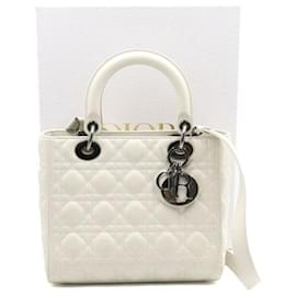 Bolso de mano y de hombro Lady Dior Medium Cannage en piel de cordero