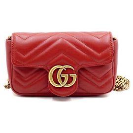 Gucci Borsa Super Mini in pelle matelassé con catena dorata crossbody