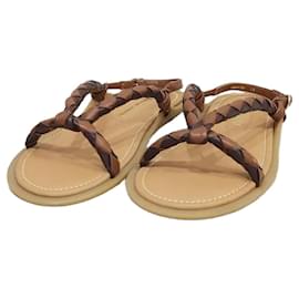 Miu Miu Sandali con cinturino in pelle intrecciata Cognac