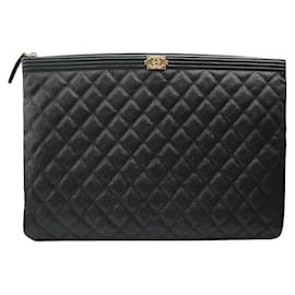 Clutch Grande Boy Black Soft Caviar Gold-tone - Chanel