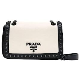 Borsa a tracolla con catena borchiata bianca e nera - Prada