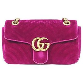 Gucci Marmont Schultertasche aus violettem Samt