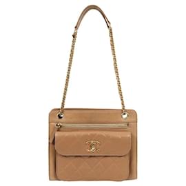 Chanel Borsa a tracolla beige con tasca