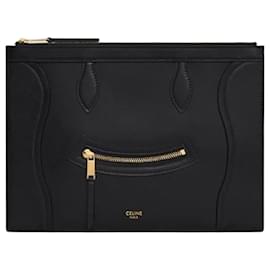 Céline Pouch Medium in vitello lucido nero