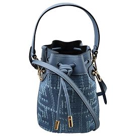 Fendi Borsa a secchiello Montrezzo FF ricamata Blu