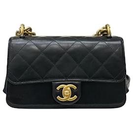 Chanel Borsa a patta trapuntata con catena dorata Series