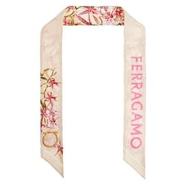 Pañuelo de seda Gaia Print - Salvatore Ferragamo