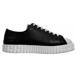 Hermès Sneakers basse da donna in pelle di vitello Cross - Nero