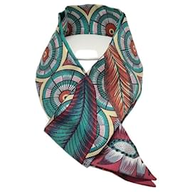 Hermès Foulard in seta Twilly verde con stampa animalier