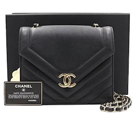 Chanel Borsa a tracolla e crossbody Medium con patta Chevron e catena