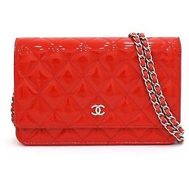 Chanel Borsa a tracolla WOC in vernice rossa