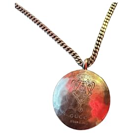 Collana con medaglione emblema in argento sterling Gucci