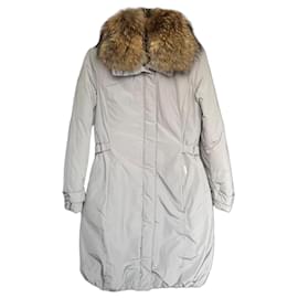 Abrigo de plumón gris para mujer Woolrich con cuello de piel