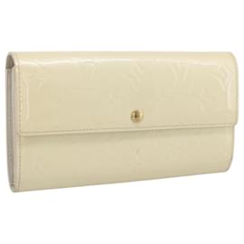 LOUIS VUITTON Vernis Portefeiulle Sarah Wallet Perle M91971 LV Auth 194462A