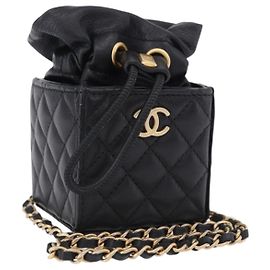 CHANEL Matelasse Chain Shoulder Pouch Lamb Skin Black Gold Tone CC Auth 196470M