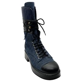 Botas de combate com atacadores em denim azul e pele preta Chanel