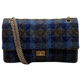Borsa a tracolla Chanel 2.55 Reissue matelassé Blu Navy / Marrone