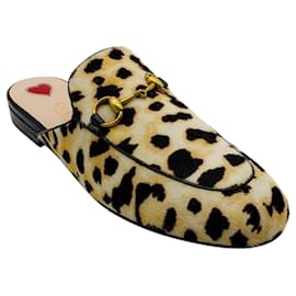 Mules Princetown Gucci in pelo di vitello con stampa leopardata