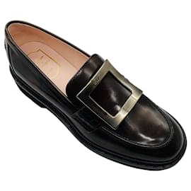 Mocassini Roger Vivier in pelle lucida marrone con fibbia Viv