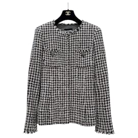 Chaqueta Chanel 08A Negra - Estructurada FR 36 de segunda mano