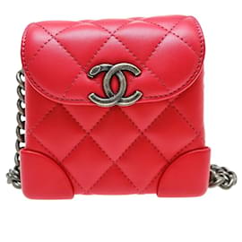 Chanel So Black Trendy CC Clutch con catena in pelle d'agnello matelassé Small