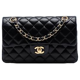 Borsa a tracolla Chanel Small Classic Double Flap in pelle di agnello nera
