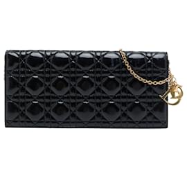 Clutch Lady Dior in vernice Cannage nera con catena e tracolla