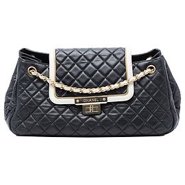 Borsa a tracolla Chanel Medium Quilted Lambskin Reissue 2.55 East West Mademoiselle Accordion Flap Nera