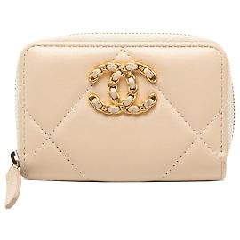 Monedero Chanel 19 Zip de piel de cordero acolchada marrón
