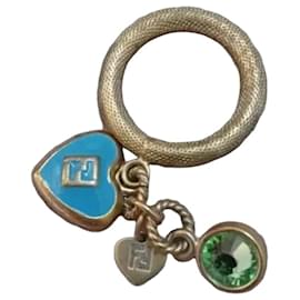 Fendi Ring mit Herzanhängern und grünem Stein