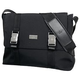 Gucci Schultertasche aus Nylon und Leder