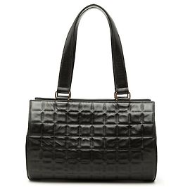 Borsa a tracolla Chanel Barrel Chocolate Bar in pelle d'agnello nera