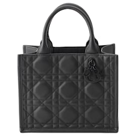 Dior Book Tote Small in pelle di vitello Macrocannage ultra opaca nera