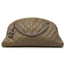 Chanel Just Mademoiselle Bowling Bag Medium aus Caviar-Leder in Braun